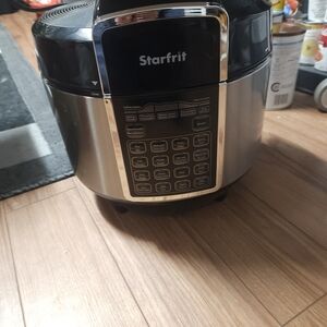Starfrit Black and Silver Multi-Cooker